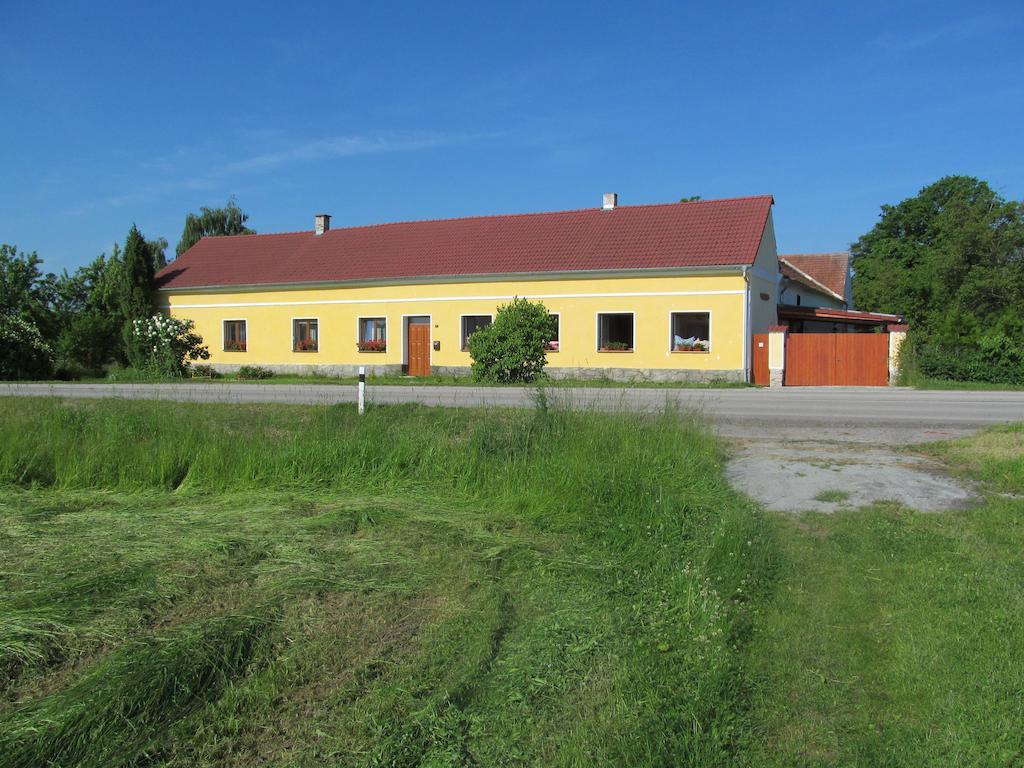 Pension Otevek Trhove Sviny Bagian luar foto